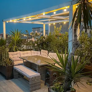 Affittacamere Follow The Sun - Rooftop Terrace, Aeroporto di Catania Fontana Rossa